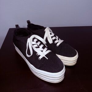 Gianni Bini Women's Black Sneakers Size: 8